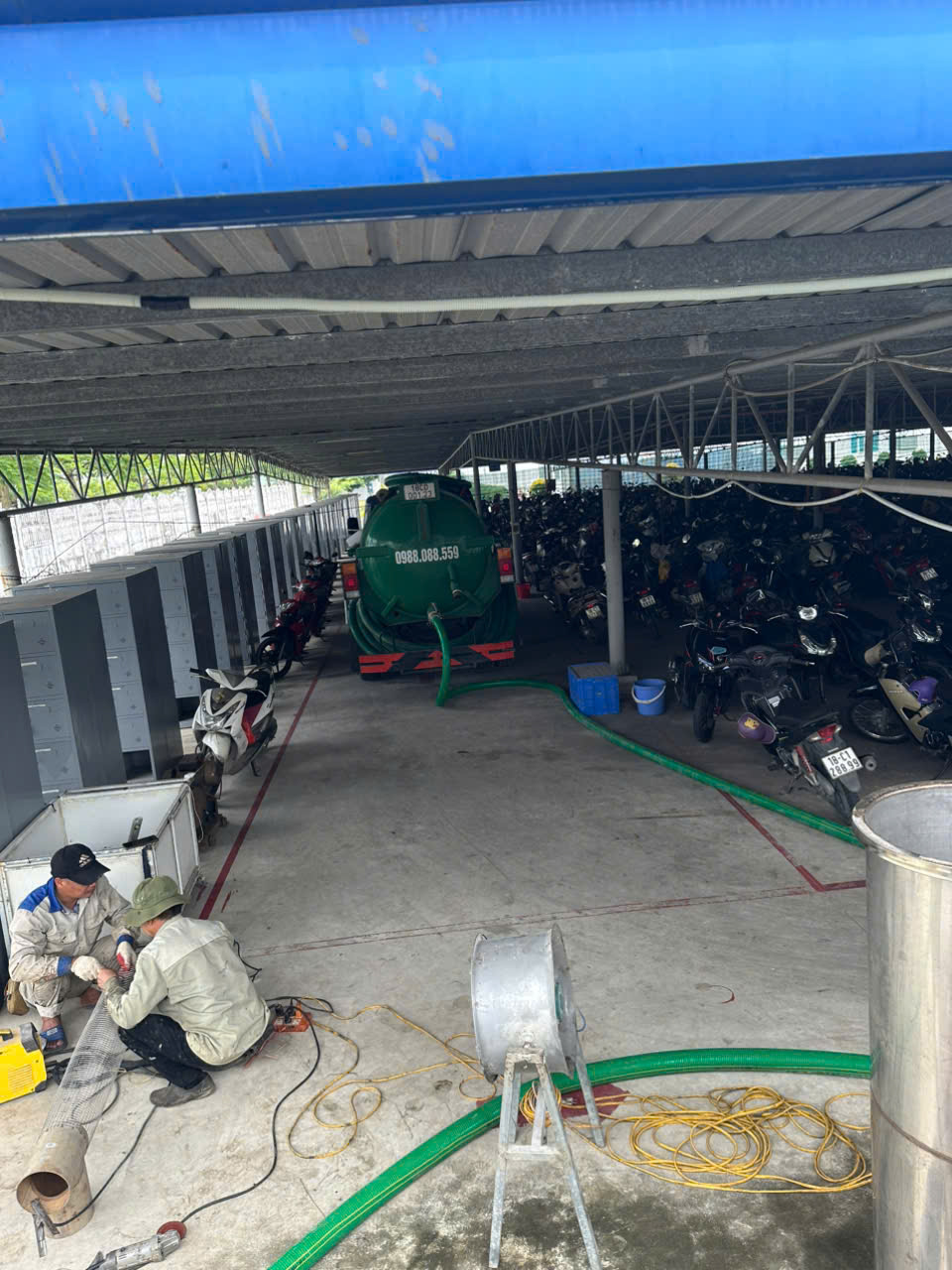 Tình trạng hầm cầu bị đầy nghẹt nghiêm trọng tại Quận Hai Bà Trưng